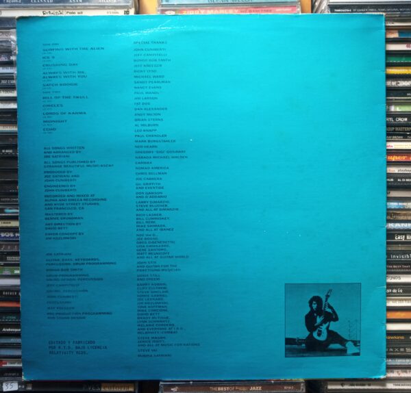 LP Joe Satriani - Surfing With The Alien 1987 REED. 1990 - Image 2